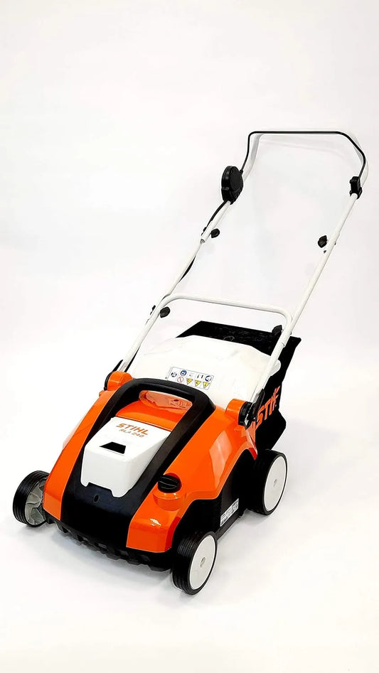 Stihl RLA 240 Scarificateur pour retirer le feutre et aérer le sol pendant l'entretien du gazon, sans fil